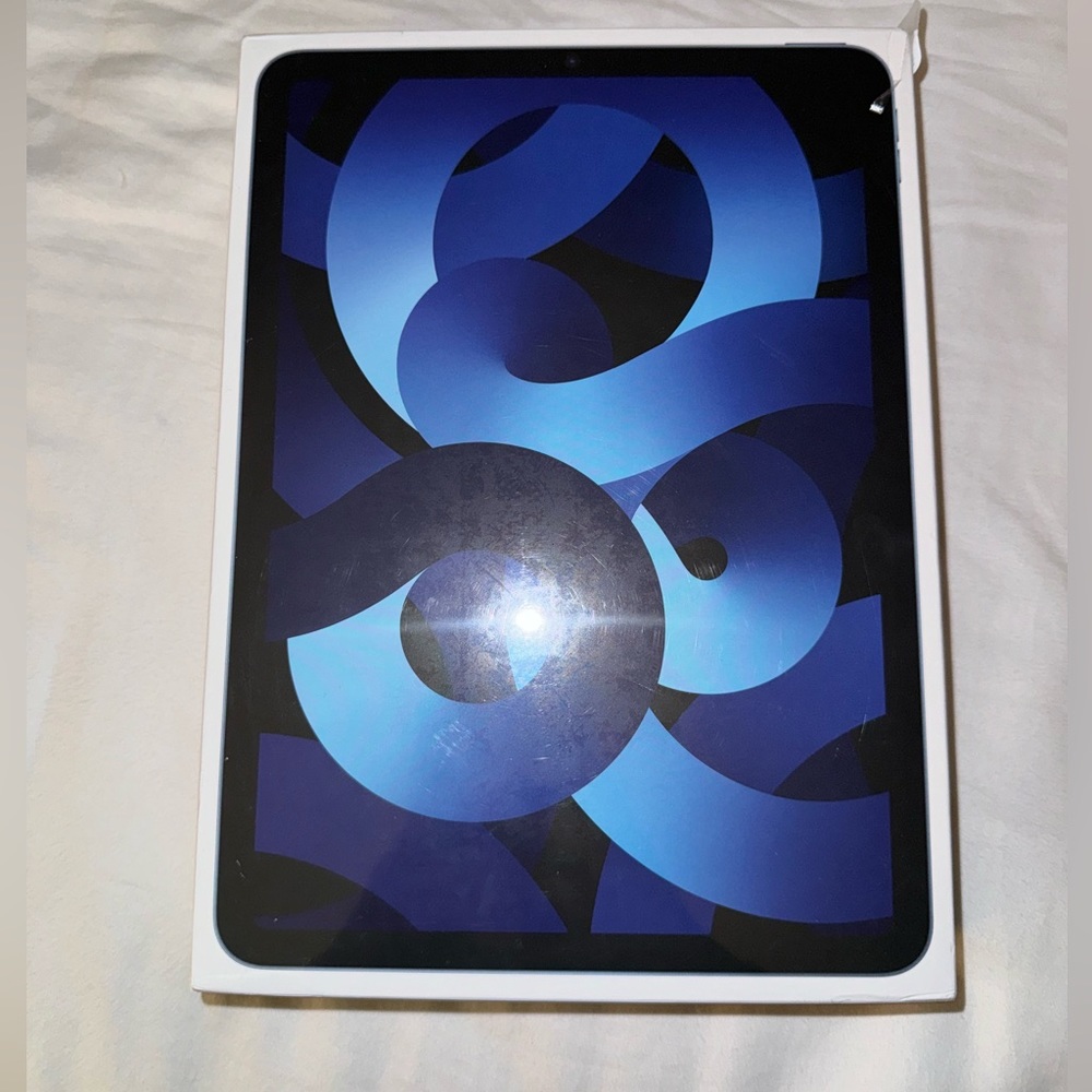 BRAND NEW Apple Ipad Air 5th Generation 64gbs